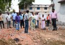निर्माणाधीन आंगनबाड़ी एवं महतारी सदन का कलेक्टर ने किया निरीक्षण, कार्य में देरी पर सचिव को लगाई फटकार