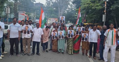 राहुल गांधी ने छात्रों के मुद्दों को सड़क से संसद तक उठाया, छात्रों के संघर्ष और लोकतंत्र की हुई जीत शिक्षा मंत्री के इस्तीफे के बाद शिवपुर-चरचा में कांग्रेस का विजय जुलूस राहुल गांधी ने छात्रों के मुद्दों को सड़क से संसद तक उठाया, छात्रों के संघर्ष और लोकतंत्र की हुई जीत शिक्षा मंत्री के इस्तीफे के बाद शिवपुर-चरचा में कांग्रेस का विजय जुलूस