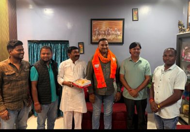 जूनापारा के लोकप्रिय युवा नेता एवं लगातार तीन बार जीत दर्ज करने वाले वर्तमान निर्दलीय पार्षद संजय जायसवाल  ने थामा भाजपा का दामन।